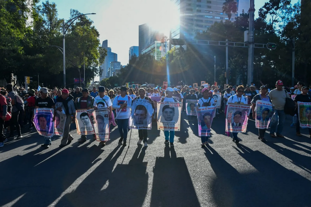 Narrativa de la 4T sobre caso Ayotzinapa relega responsabilidad a policías municipales