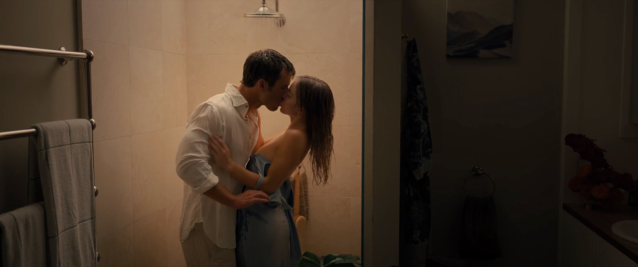 Sydney.Sweeney_Anyone.But.You.00_00_49_07.Still006