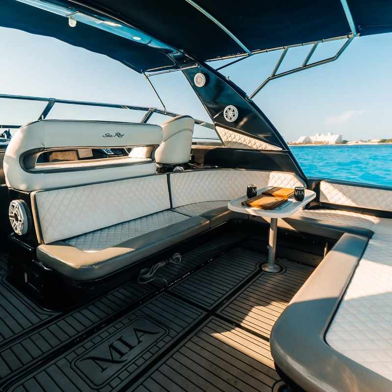Mia 43 ft private yacht charter Cancun - Additional luxury features and premium boat rental amenities