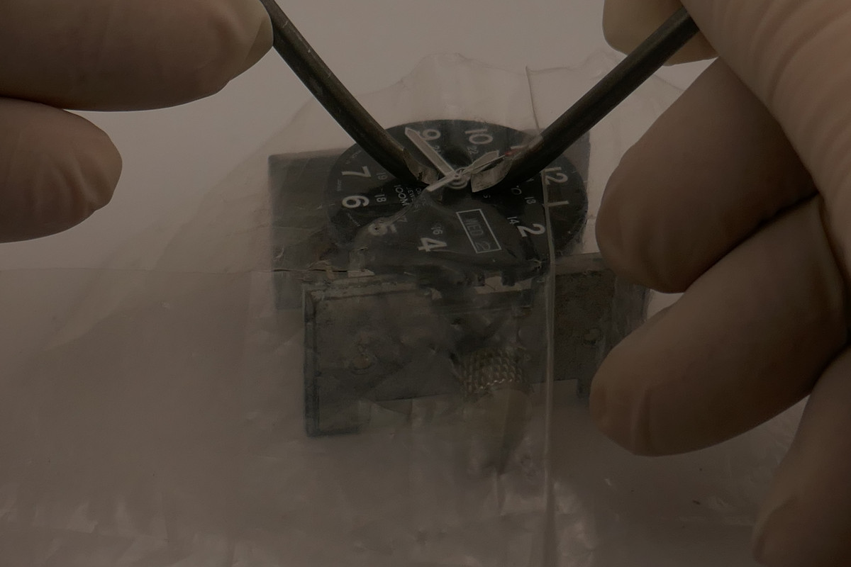 seiko-5-hand-remove.jpg