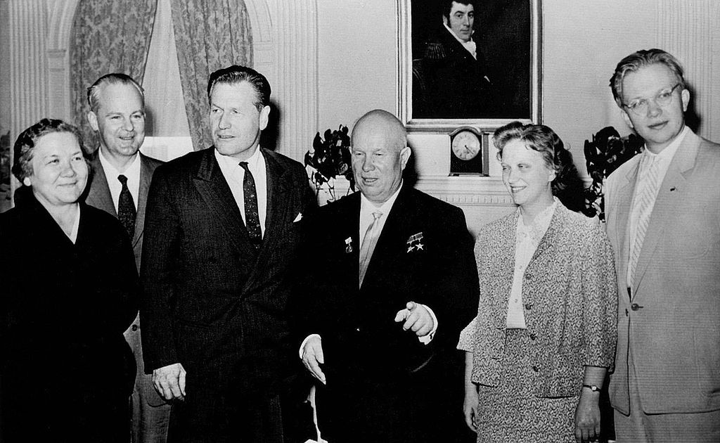 Khrushchev-family-at-the-Waldorf-Astoria-1959