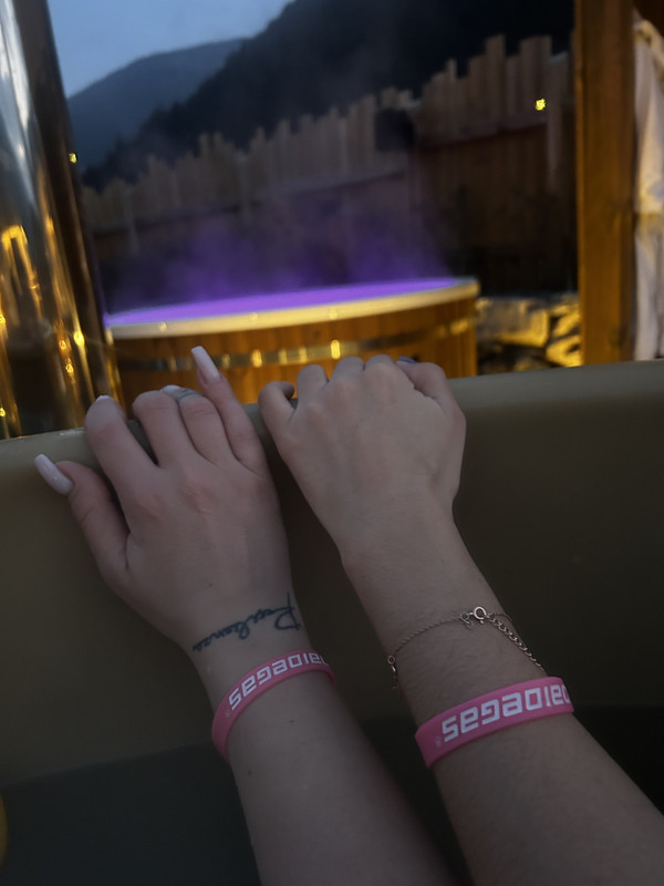 91D16B47-555C-433A-AD98-DB5600F03AA6