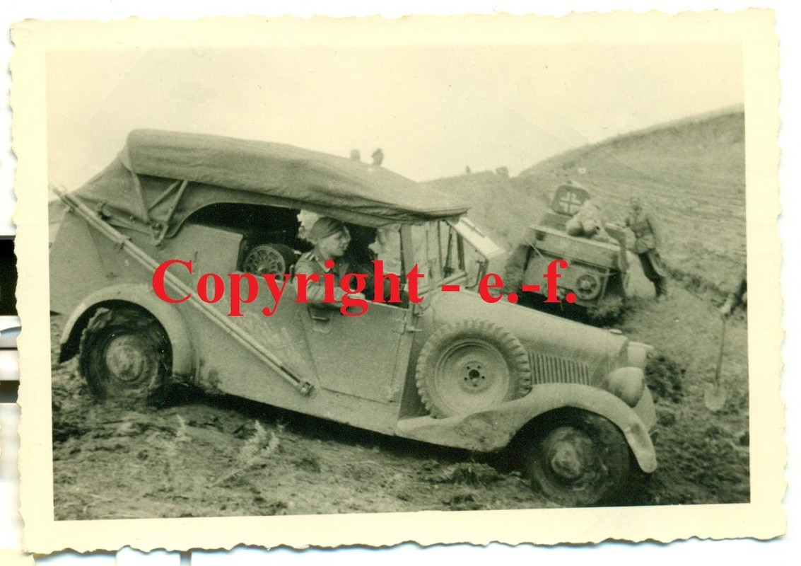 FOTO - FAHRZEUG - KÜBELWAGEN - BEUTE-SCHLEPPER -