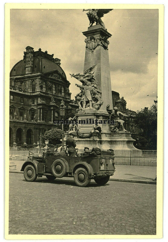Orig. Foto Einheits-Pkw Kübelwagen mit Wappen II. Flak-Korps in Frankreich Paris