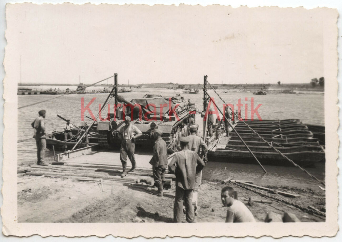 Foto Wehrmacht Panzer Stug Sturmgeschütz Ukraine Russland Schiff