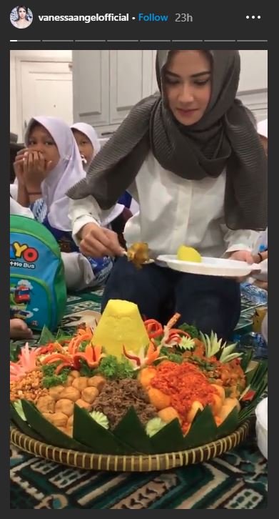 Vanessa Angel menggelar pengajian setelah bebas dari penjara
