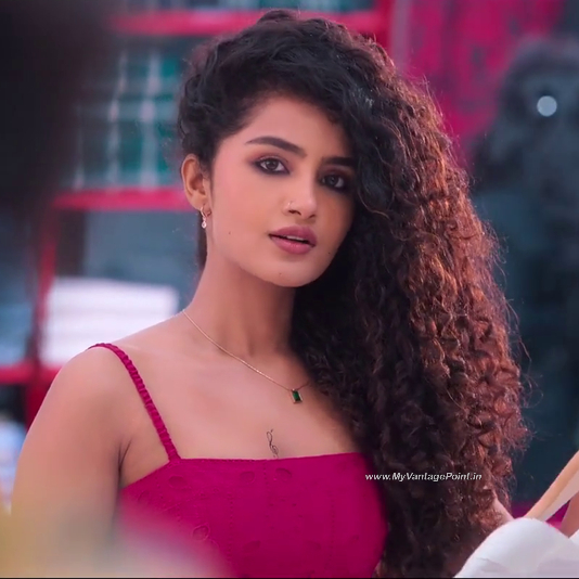 pink-dress-look-of-anupama-parameswaran-in-tillu-square-2024