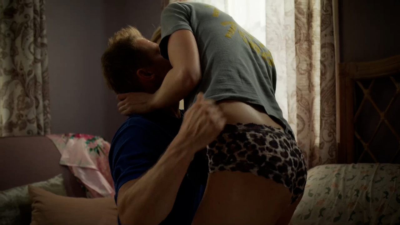 Riley.Voelkel.sex_Hightown.S01.00_04_16_09.Still021