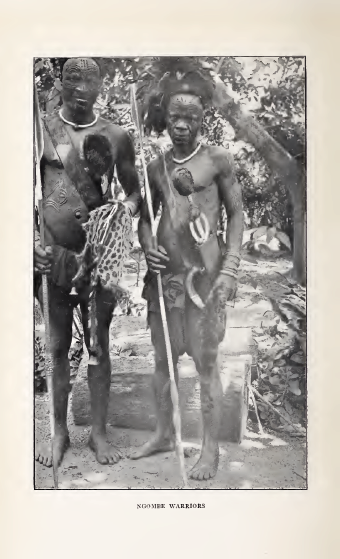 Deux chasseurs Bangombe