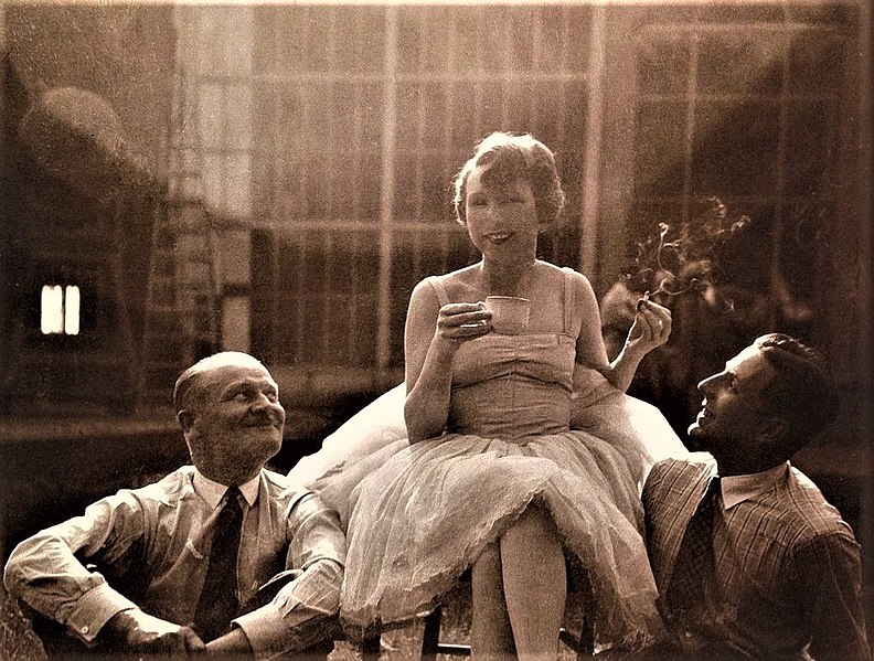 Albert_Paulik,_Dina_Gralla,_Werner_Pittschau,_(Protagonisten_der_Dreiecksgeschichte),_Drehpause_währ