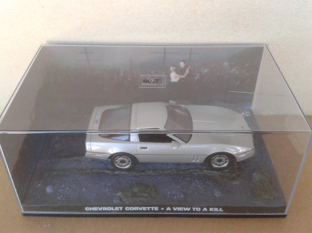 1984 Chevrolet Corvette C4 (Universal Hobbies – nº37 James Bond Car Collection) (2)