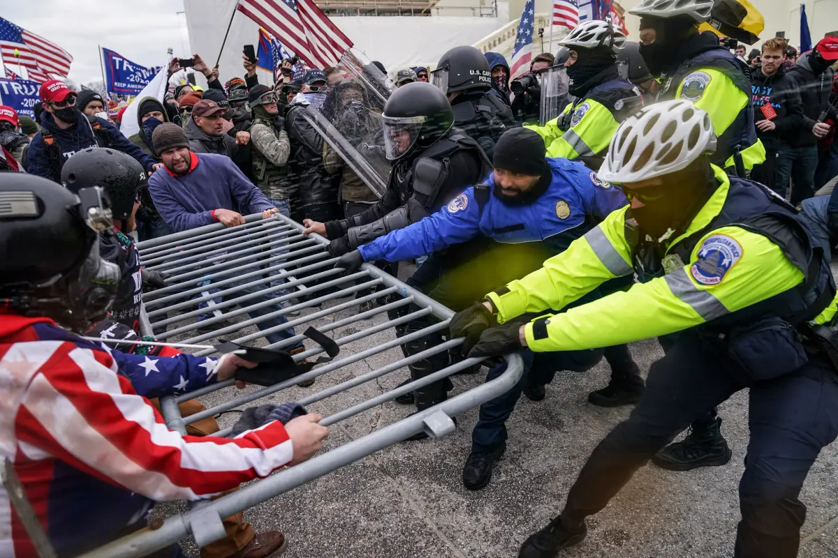 20220712-insurrection-views-AP-21057712802286.webp
