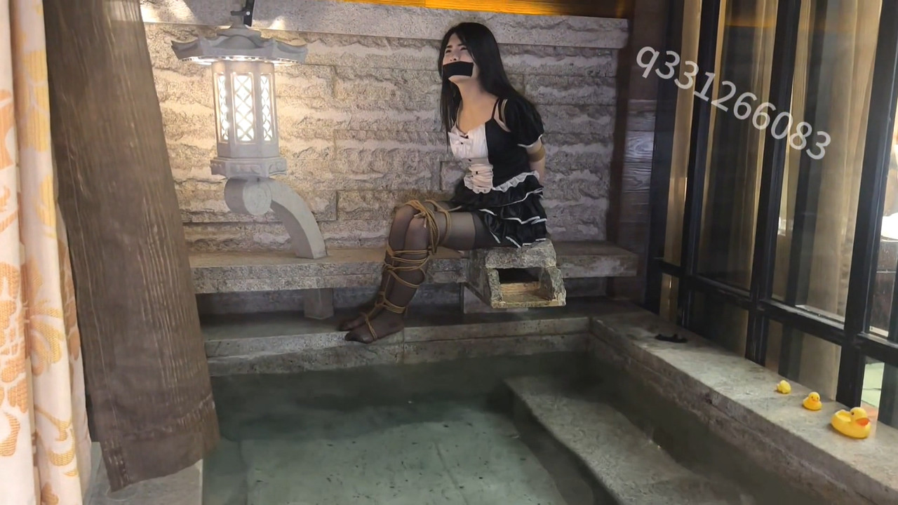 欢乐谷 被威胁调教的温泉服务员.mp4_20240415_185240.519