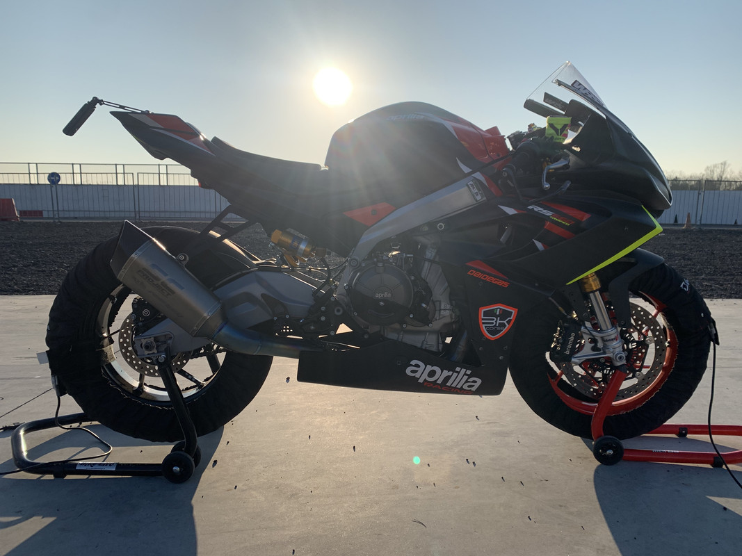 733D8474-1F8A-42F4-BF6A-AF8656E2A13B