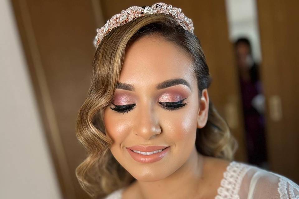 Bridal makeup for olive skin tone