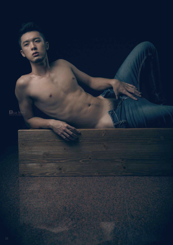 Virile no.26 - Anh chàng râu quai nón quyến rũ