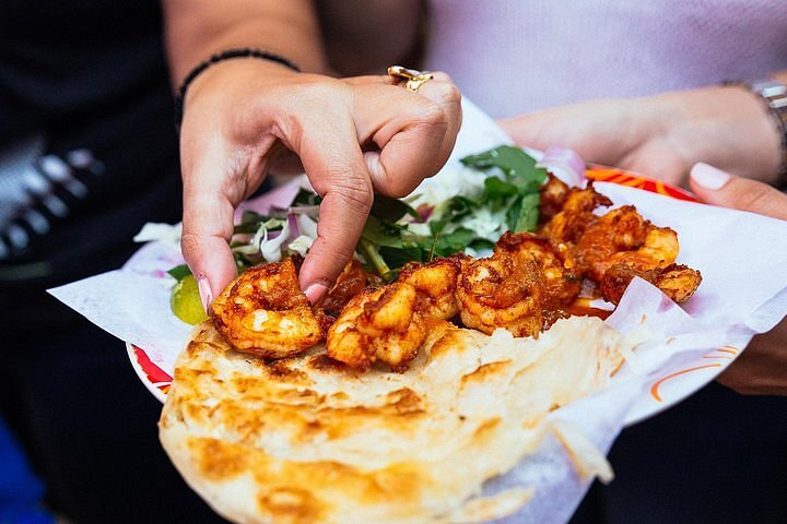 What is the best food to try in Dubai