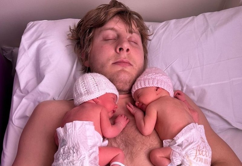 Пади Пимблет стана баща на близначки