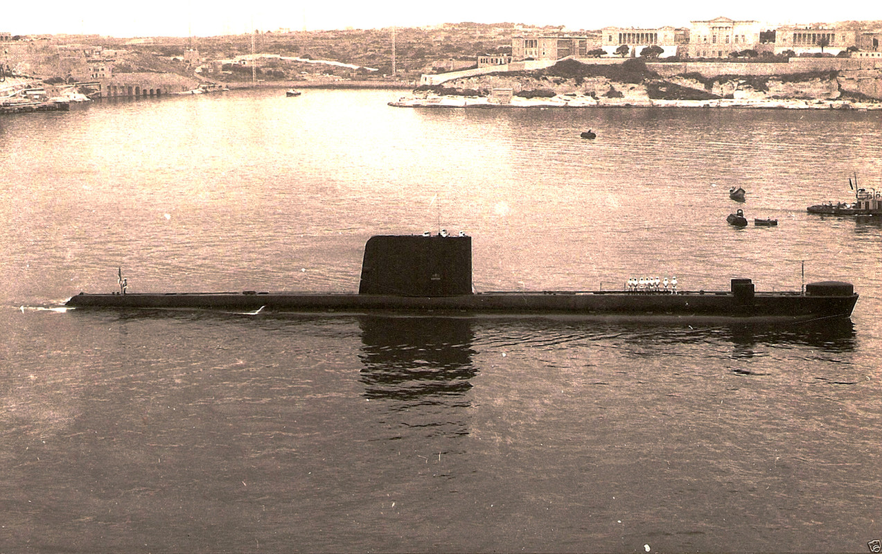 HMS Porpoise (S.01)-17