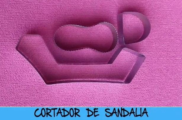 Cortador de sandalia para recordatorios bautizo y 15 en porcela