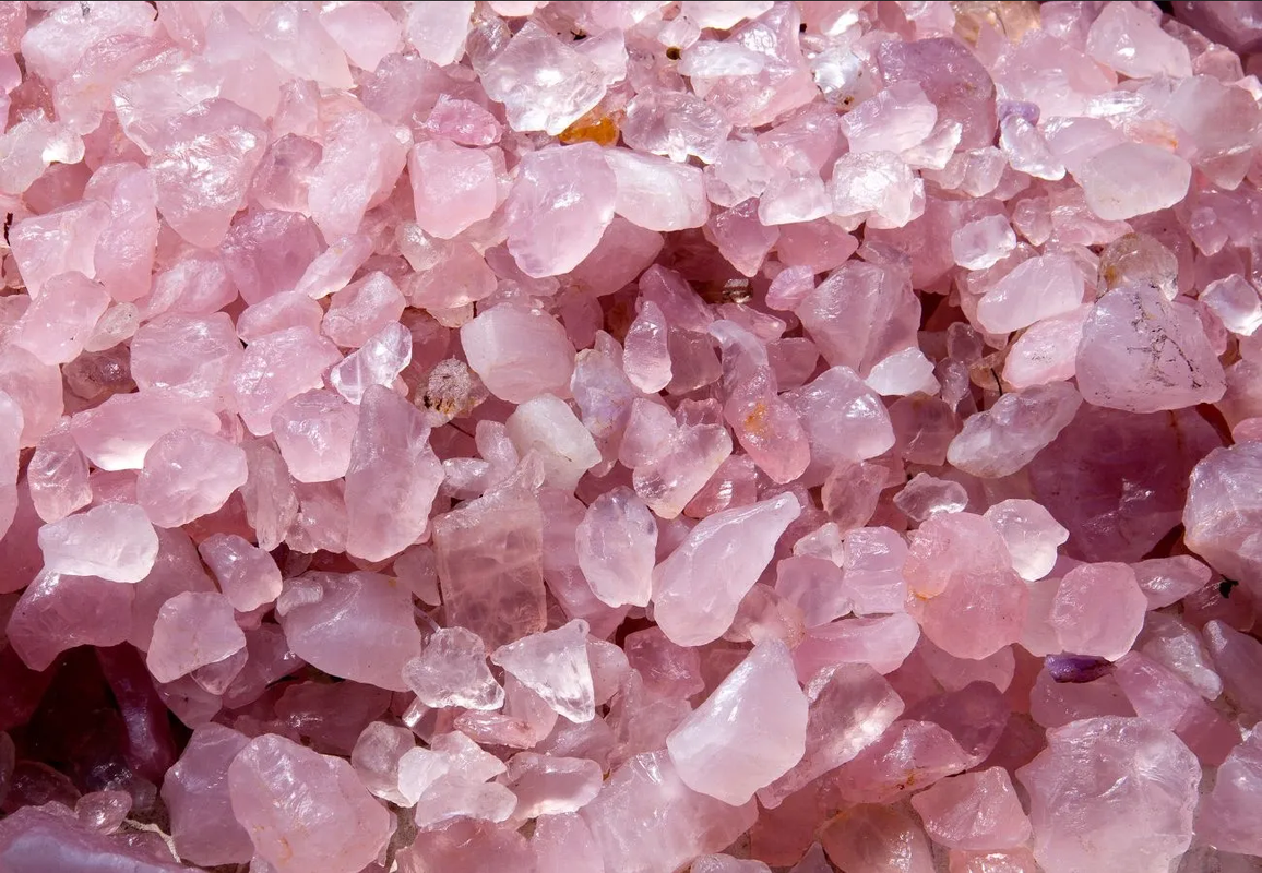 ¿Qué significa el cuarzo rosa y cómo usarlo para el amor?