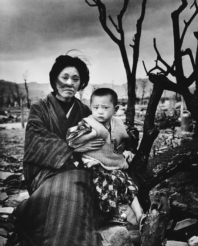 6 Historical Photos That Speak Volumes