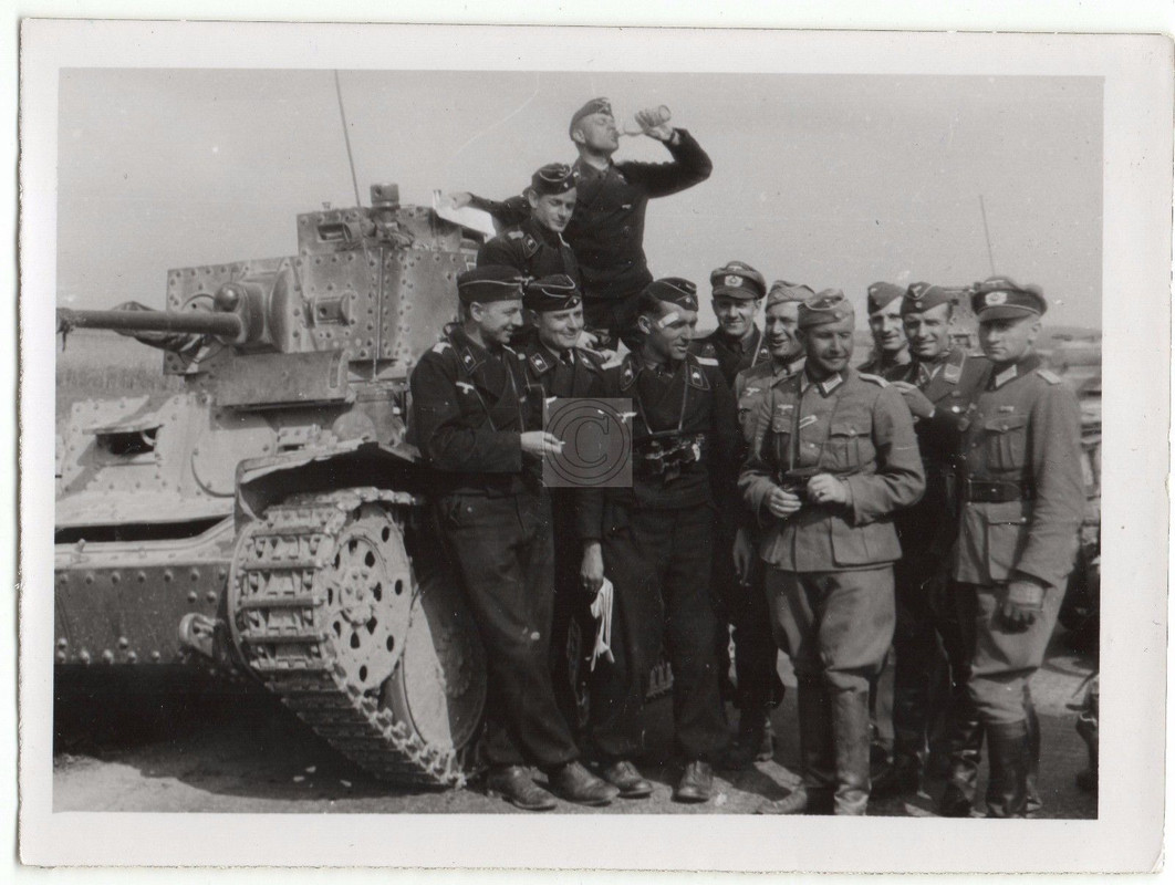 Photo German Panzermen Posed by their Panzer 38T