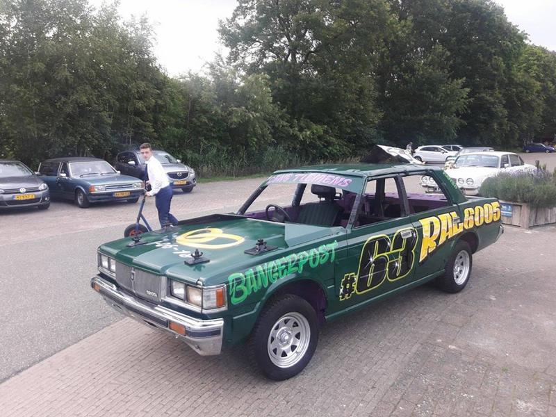 42644091_2171331673109633_91009630036075