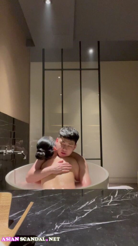 A fresh couple’s bathtub sex