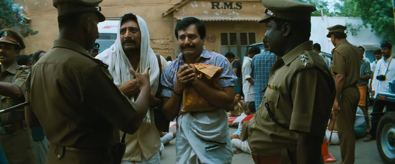Anniyan 2005 WebRip [Tamil] 480p, 720p ESub Screenshot