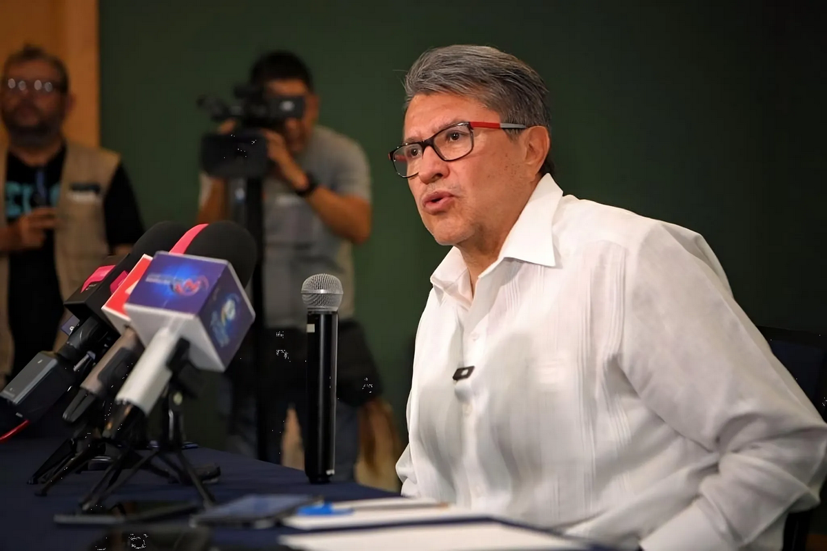 Monreal pide a Mario Delgado que se “bajen” todos los anuncios espectaculares