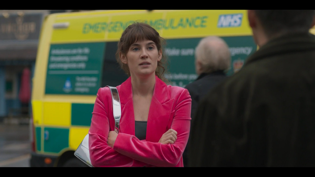 2023-04-08_21_35_BBC1_Casualty_37x26_Welcome-to-the-Warzone.mp4_snapshot_00.52.42.263