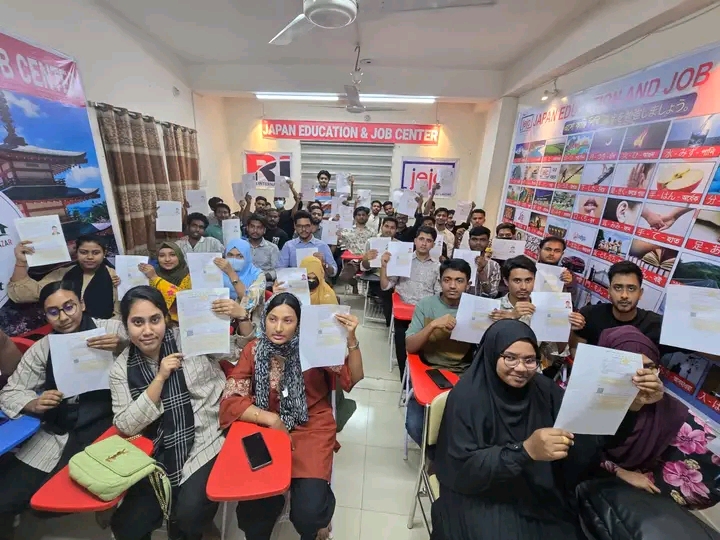 সাফল্যমণ্ডিত শিক্ষার্থী ৪