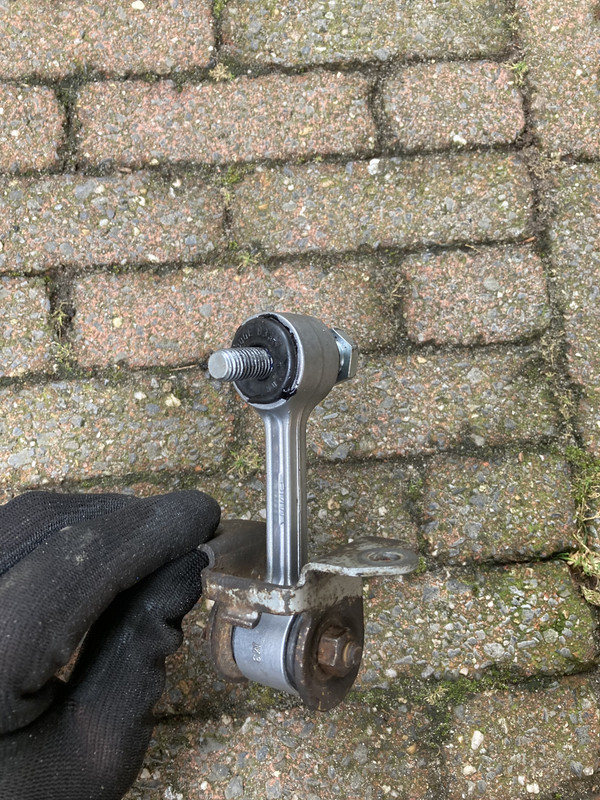 79EE3F2F-5691-4142-B1BF-87FBA6C1AC57