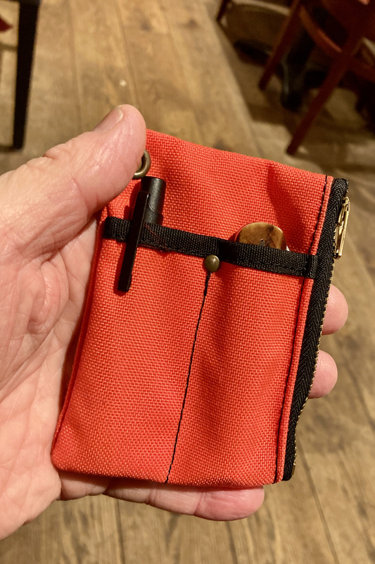 6A8E779D-D209-45BB-9DE4-9B4B745888B8