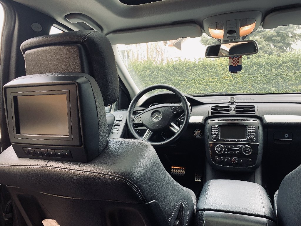 7C3619A5-4F5E-425C-B99A-A77B360BDEA9