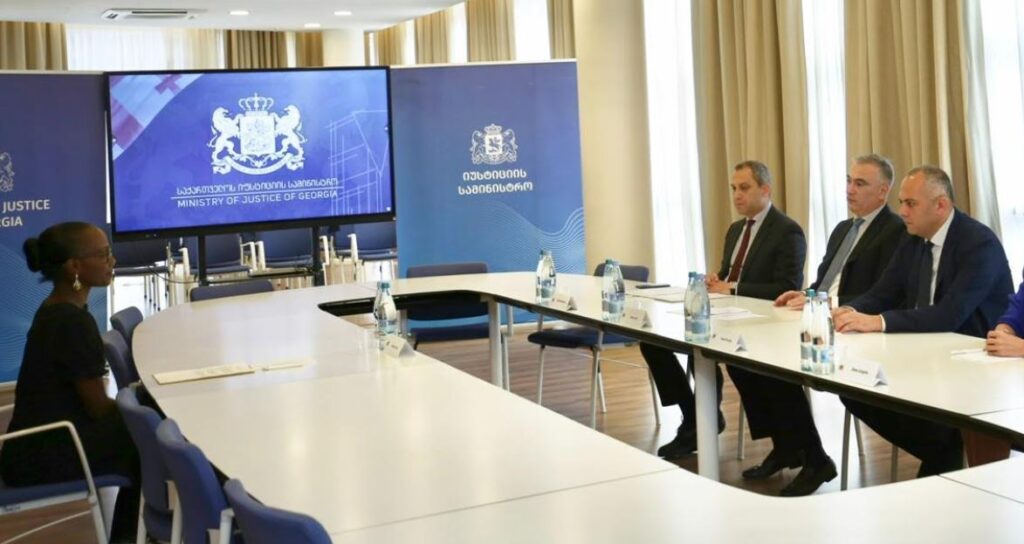 იუსტიციის მინისტრი პაატა სალია მსოფლიო ბანკის რეგიონულ დირექტორს, როლანდ პრაისს შეხვდა