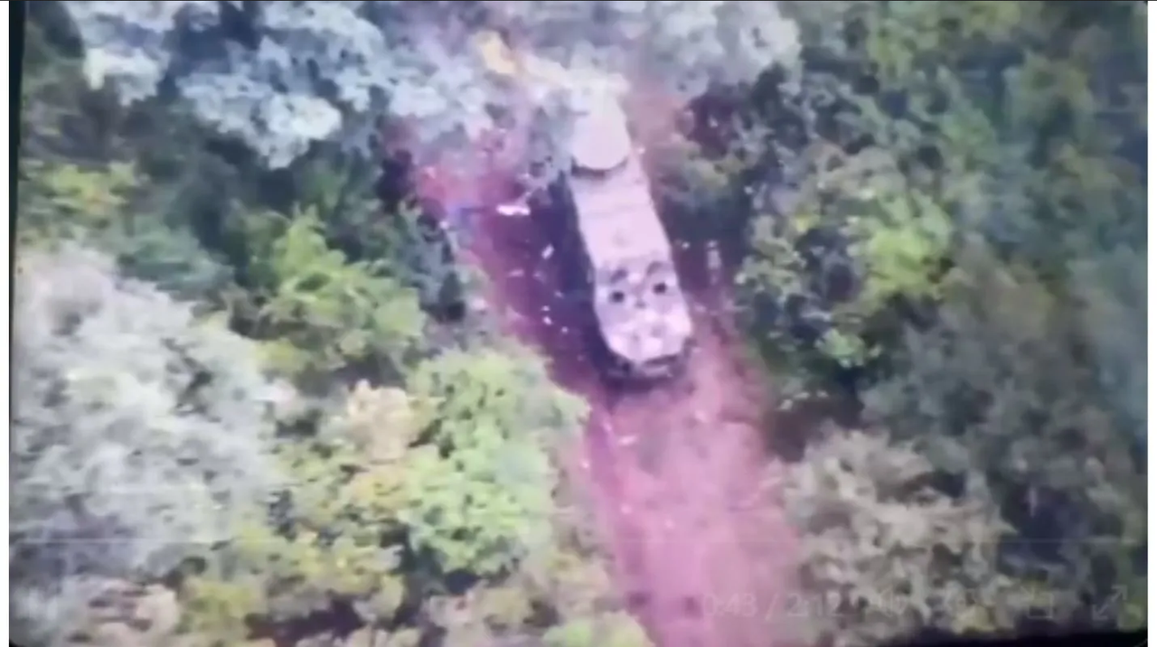 CJNG pasea en Jalisco en 'monstruos' con ametralladoras