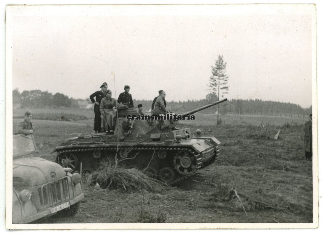 Orig. Foto 25.PD Panzer III Mannschaftswagen Steyr 1500A bei WARSCHAU Polen 1944 (2)