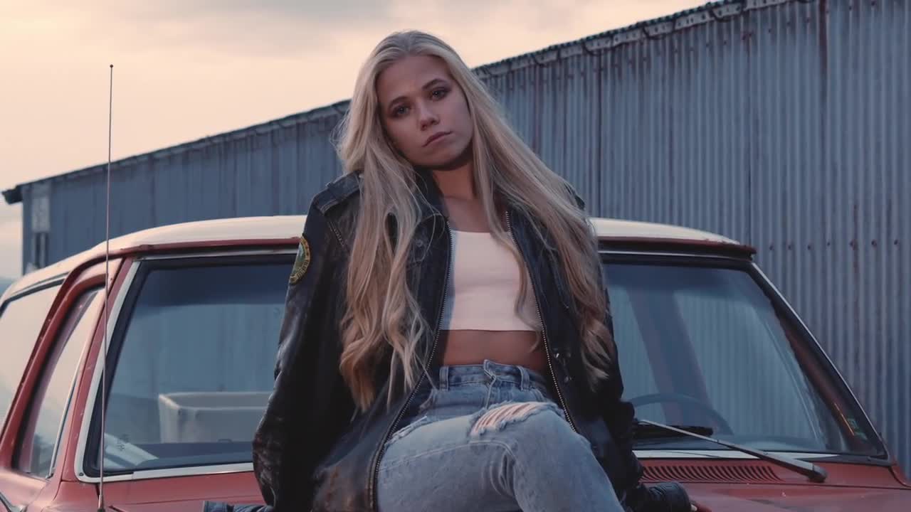 motion-array-1046575-CaKhhsnY8C-high_0005