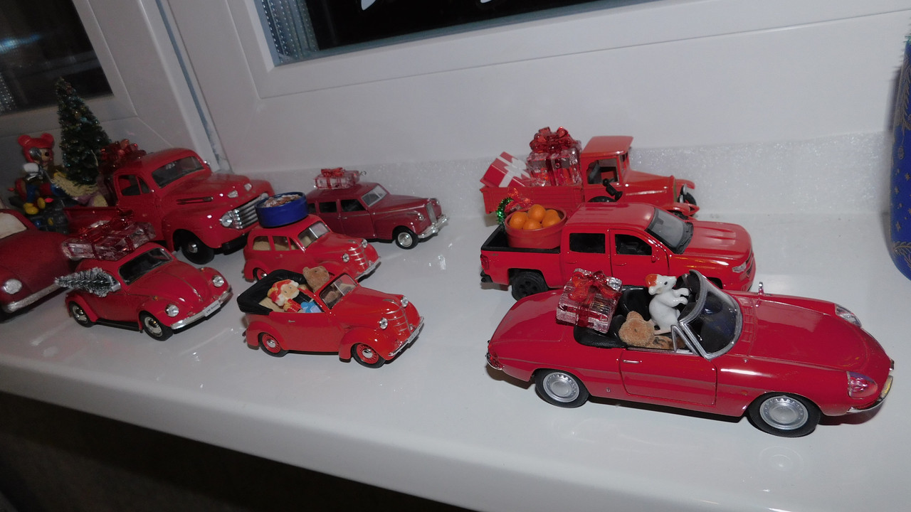 Витрина, подоконник у Стояны 030