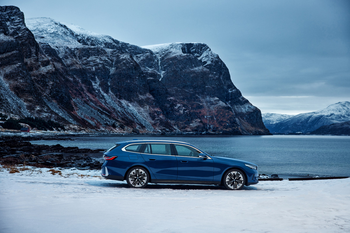P90537382_highRes_the-new-bmw-520d-xdr