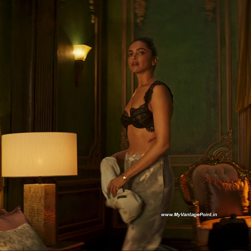 105-Deepika-Padukone-Hot-Scene-in-Pathaan-Movie-with-Shah-Rukh-Khan-My-Vantage-Point