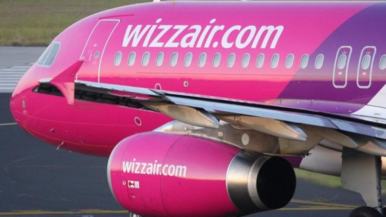 Cancellati i voli Wizzair Milano Napoli e ritorno, ai passeggeri 250 euro