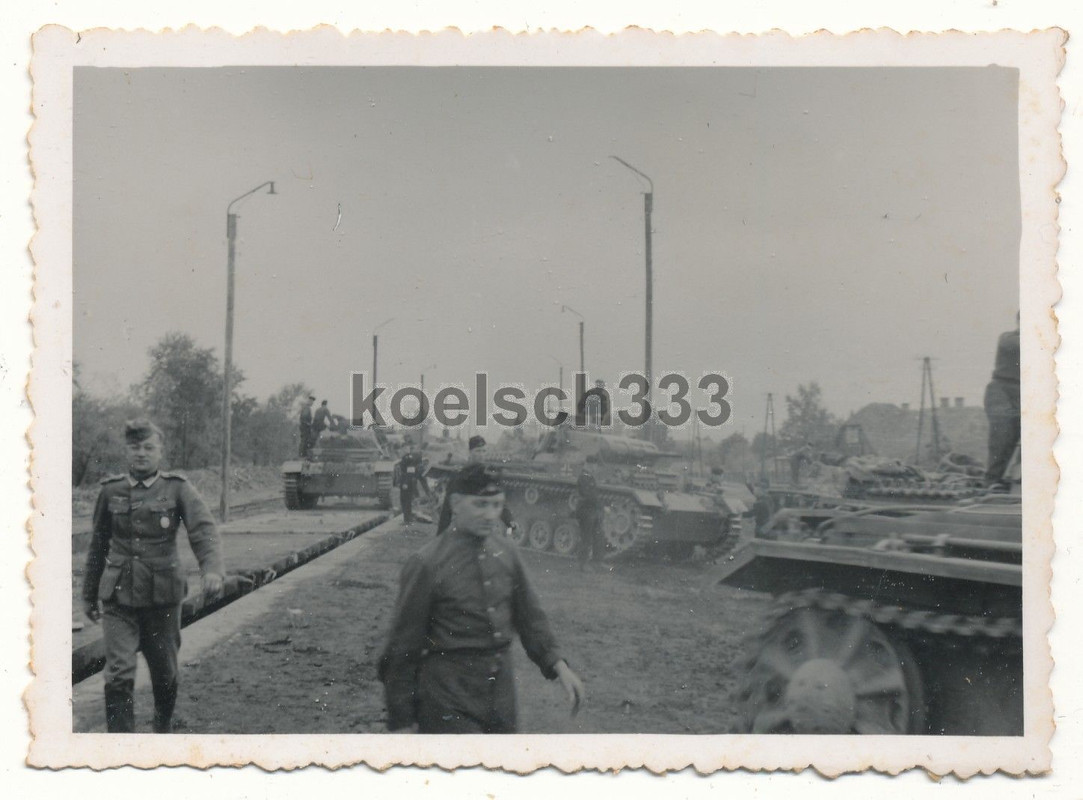Foto Bahnhof Polen Wehrmacht Panzer Verladung für Russland Feldz
