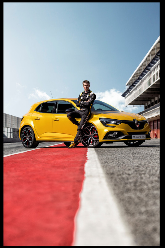 212141662018NewRenaultMGANERSTROPHY