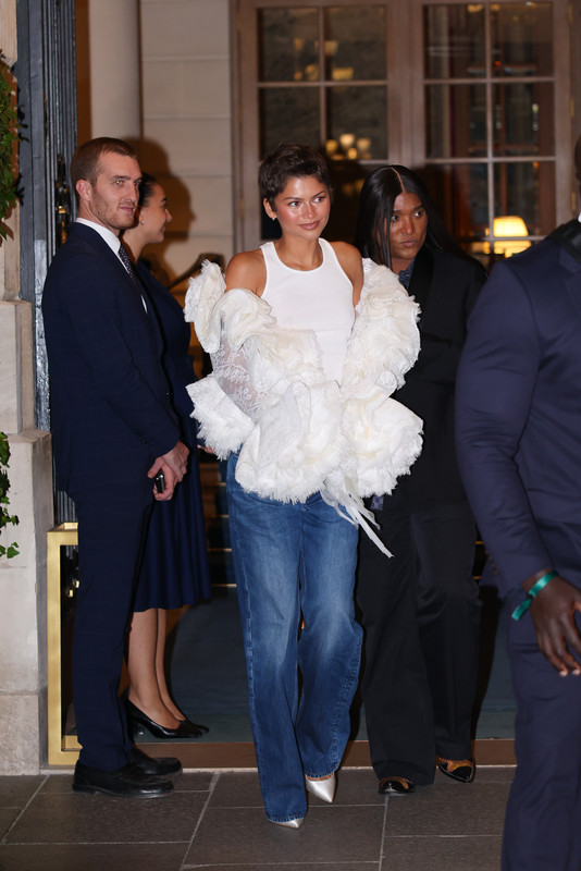 Zendaya Braless White Top Paris375