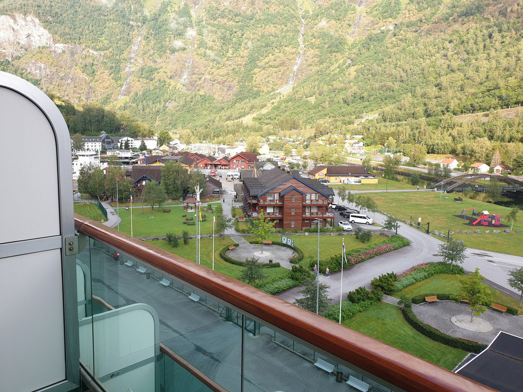 E07560C5-08F9-406E-9D66-F82DA9DD9220