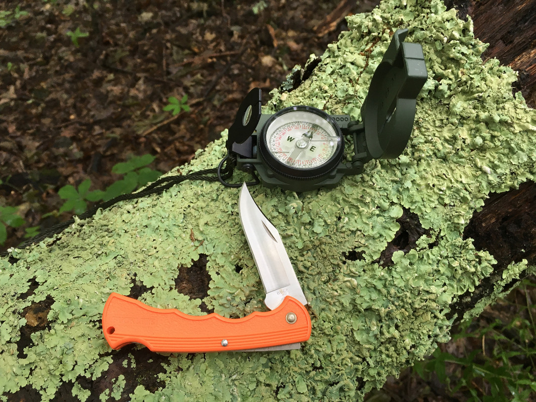 Buck_112_with_US_Army_Lensatic_Compass.jpg