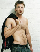 Chris-Evans-superficial-guys-177